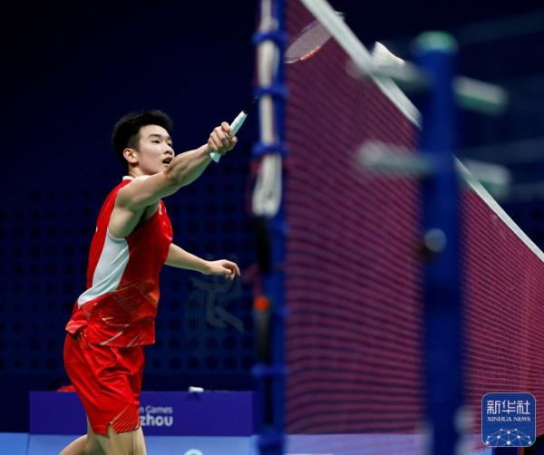 着低调和谦 着低调和谦