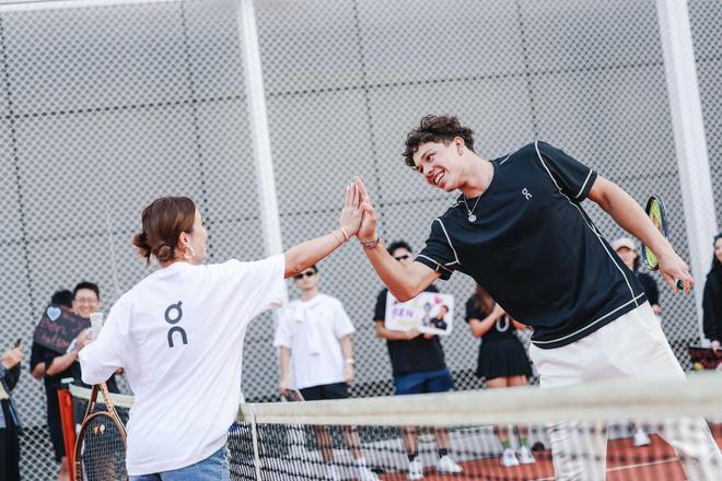 也折射出苏 也折射出苏